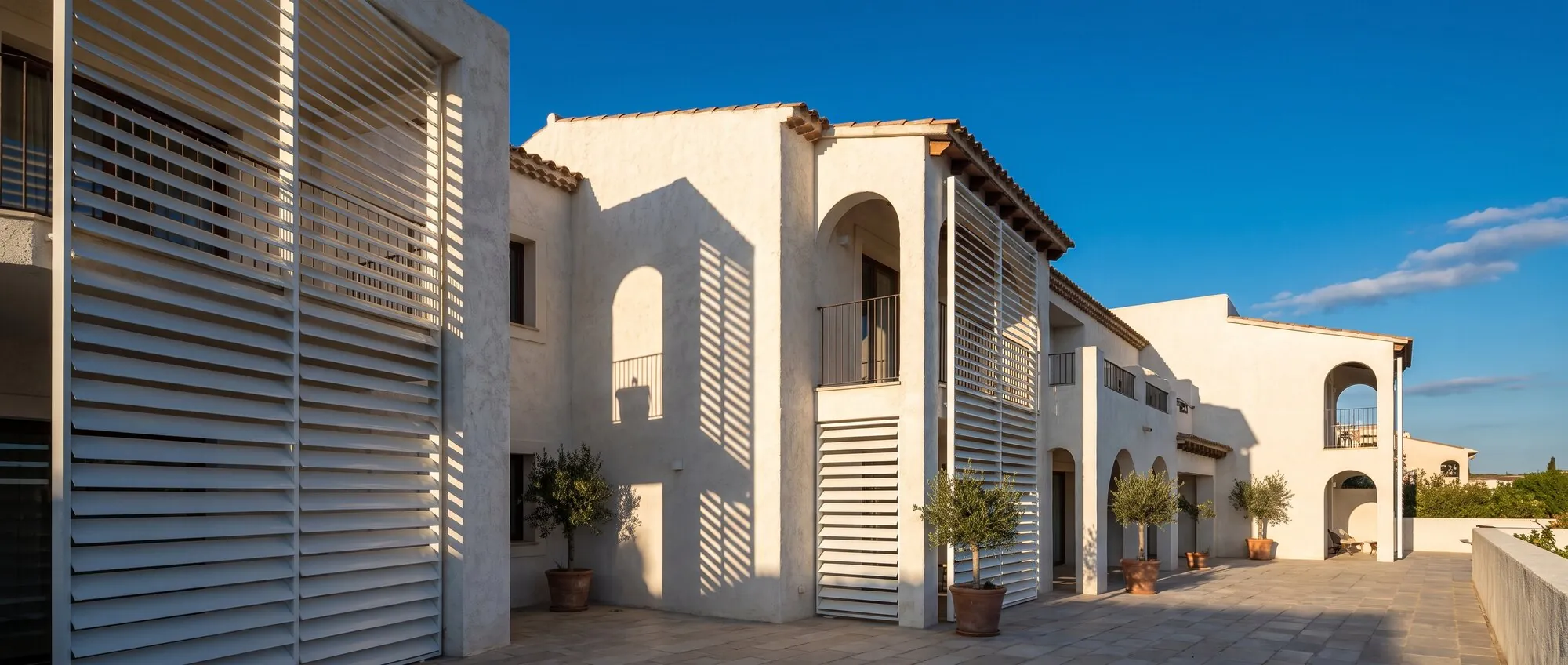 Aluminium shading louvres on a façade