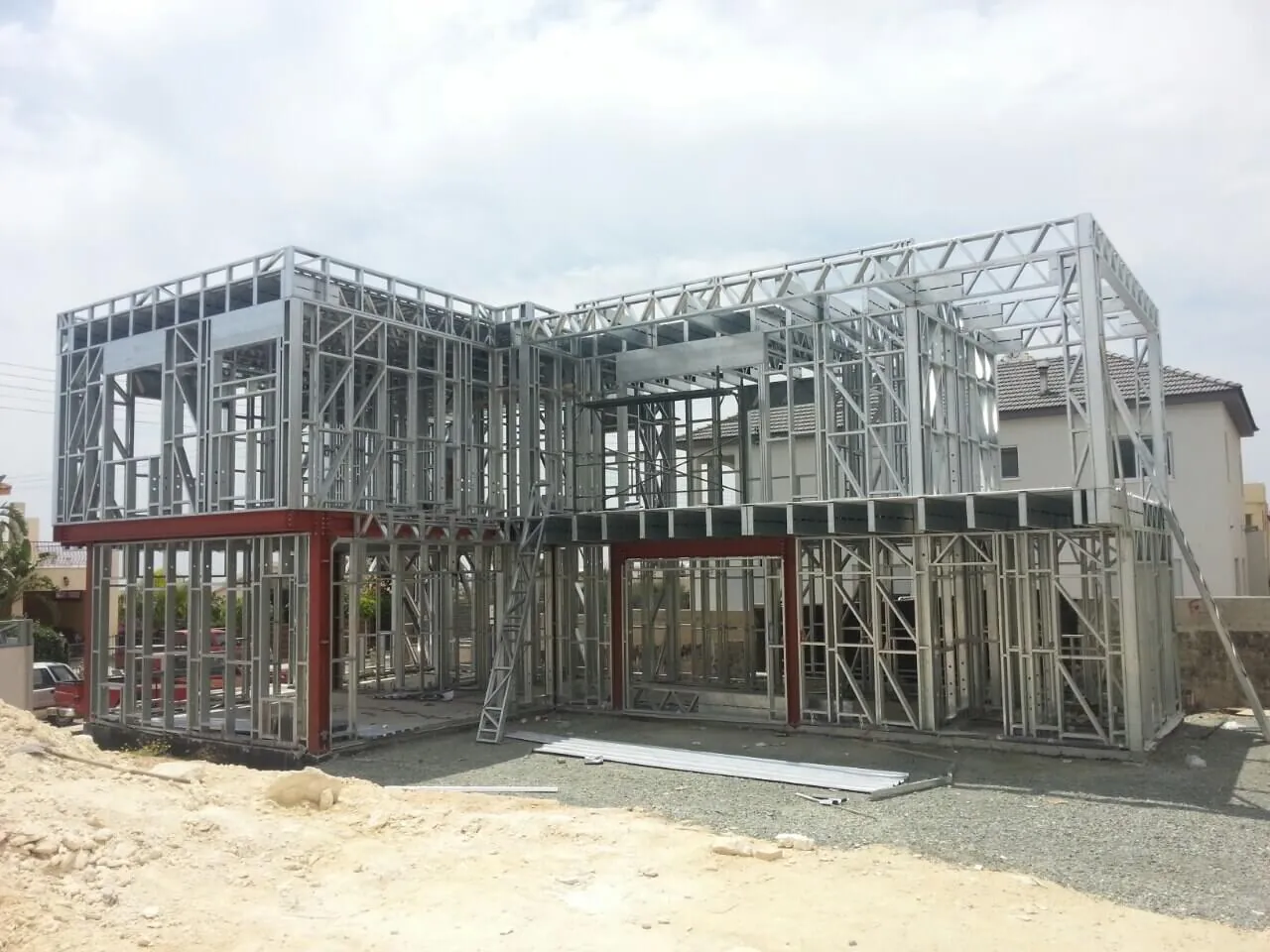 בית באגיוס סילאס, finished exterior