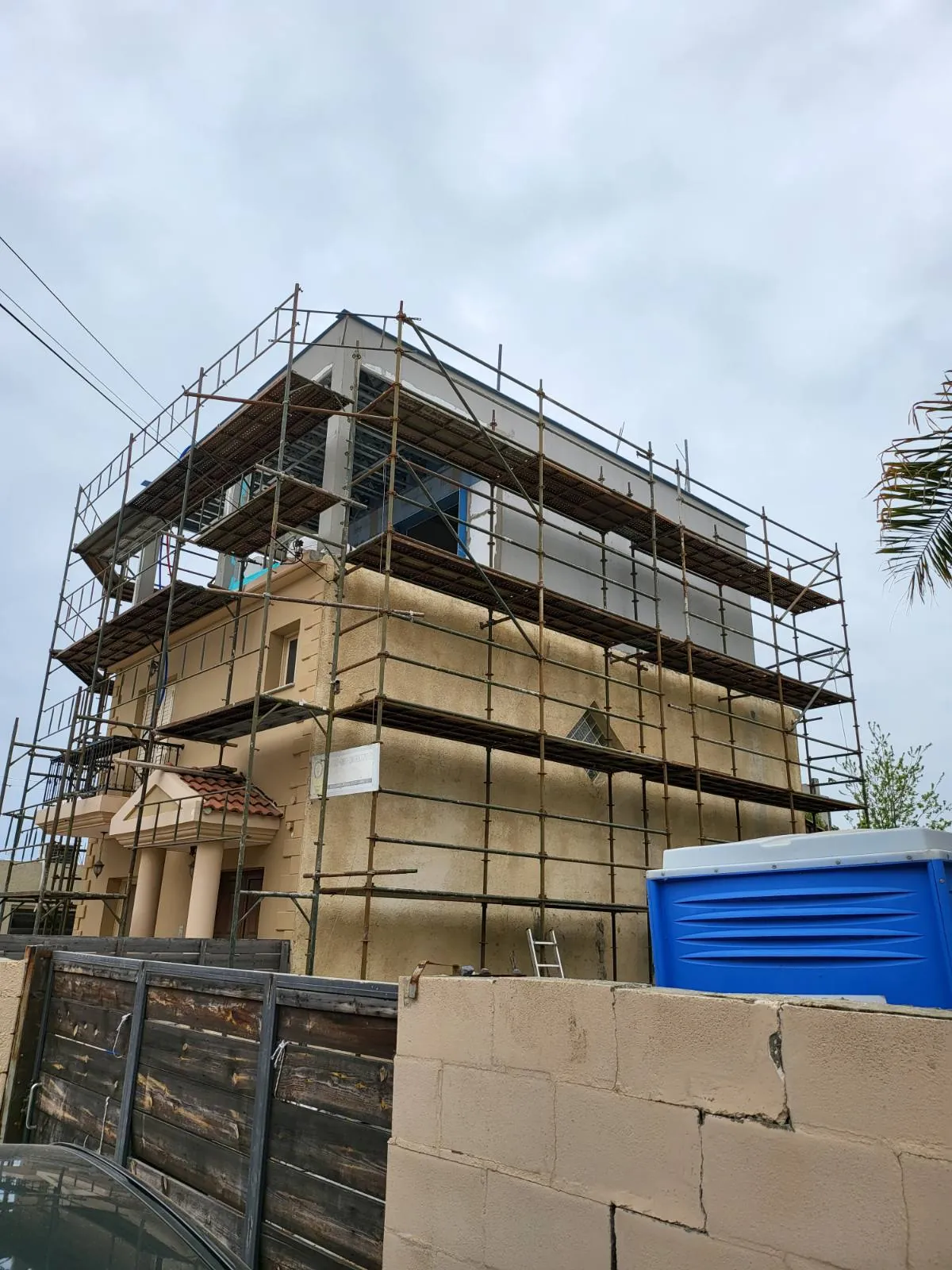הרחבת קומות עליונות באומוניה, finished exterior