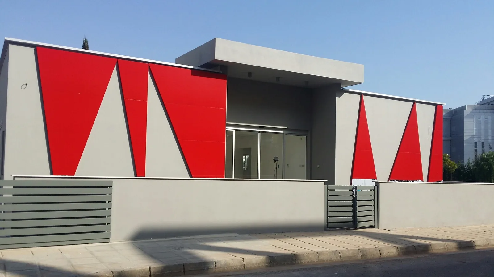 בניין משרדים, אגיוס ספירידונאס, finished exterior