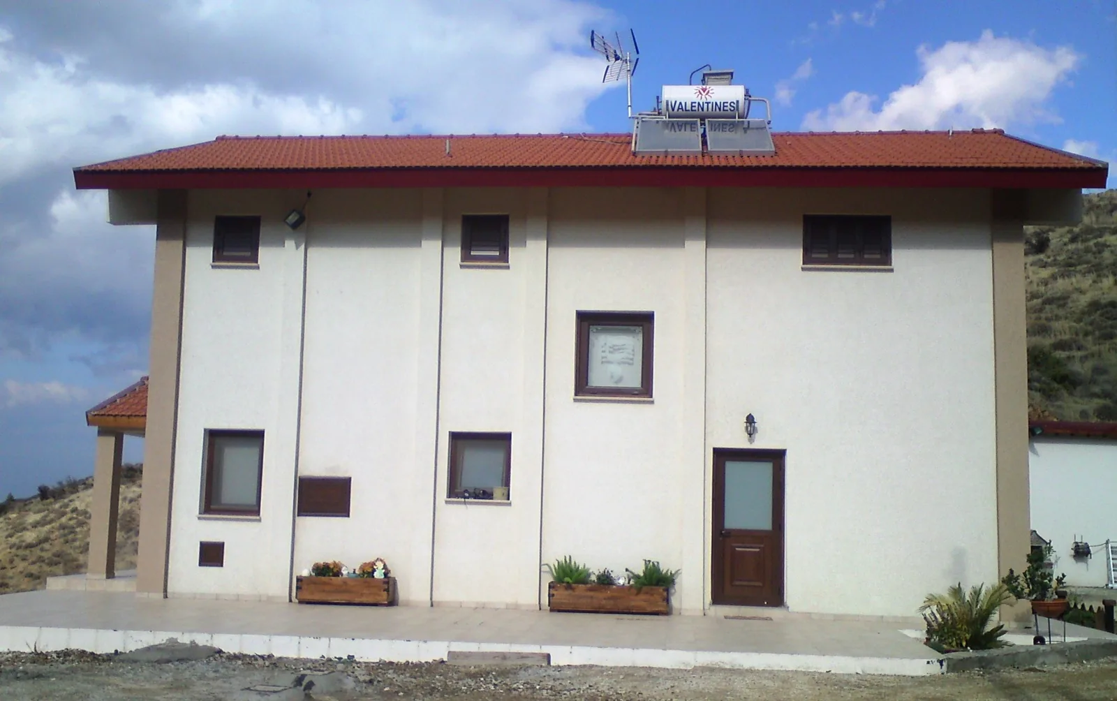 אבריכו, finished exterior